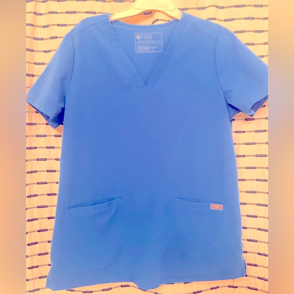 Figs women royal blue Casma 3 pocket scrub top